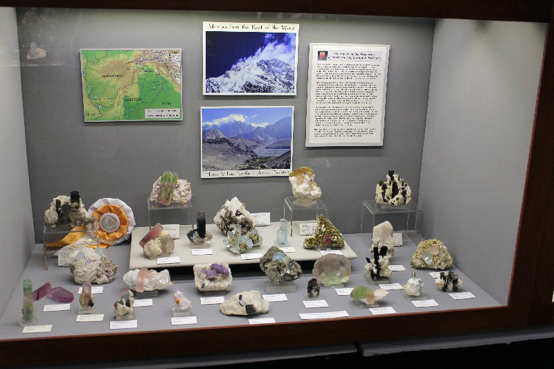 Top 12 Beautiful Gemstones and Rock Collection Display Designs Ideas - Fine  Art Minerals